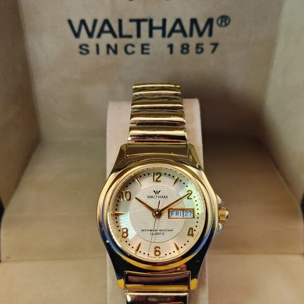 New Vintage 1997 Waltham Day/Date 25mm‎ Women's Quartz Watch W/ Box Size 5.5-8.5